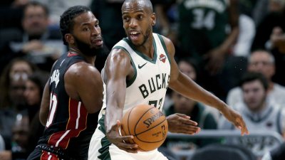 ‘We’re very appreciative:’ Bucks player Khris Middleton donates $25K to MPS COVID-19 Relief Fund